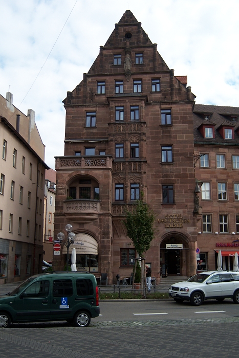 100_1659 small NUREMBERG HOUSES 4.jpg - 266171 Bytes